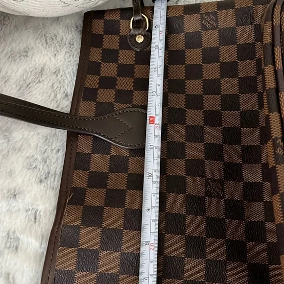 Beautiful Designer Inspired Brown Checkered Tote Bag 💼 - Picture 11 of 12